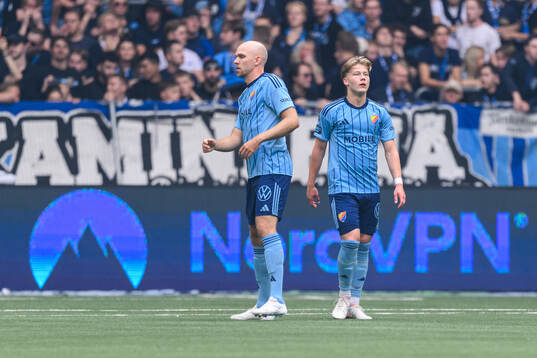 Djurgårdens Marcus Danielson och Matias Siltanen deppar