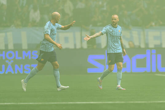 Djurgårdens Marcus Danielson och Adam Ståhl jublar