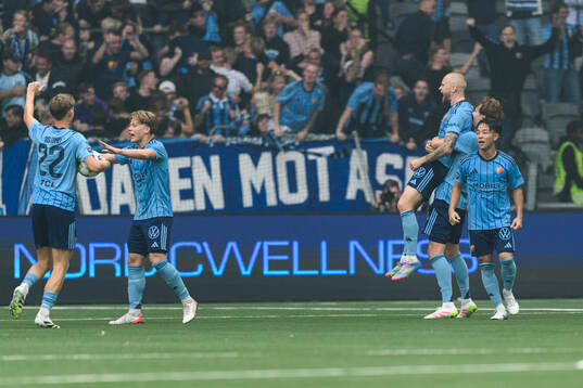 Djurgårdens Adam Ståhl, August Priske Flyger och Keita