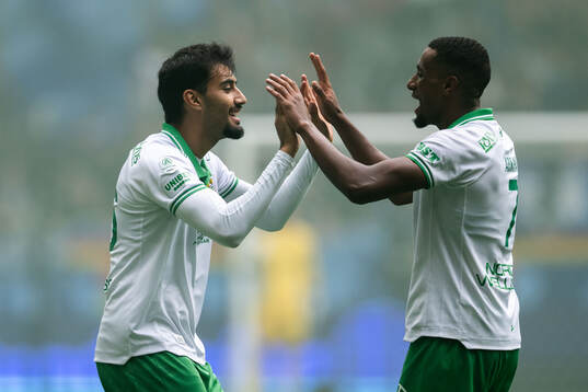Hammarbys Montader Madjed jublar med Paulos Abraham