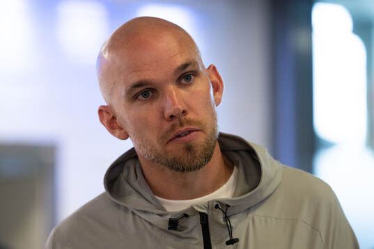 Djurgårdens Marcus Danielson i mixade zonen