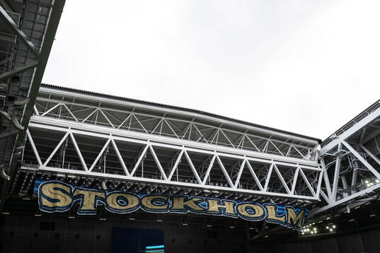 Djurgårdens supportrar med ett tifo