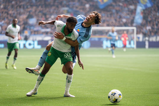 Hammarbys Tesfaldet Tekie och Djurgårdens Mikael Anderson