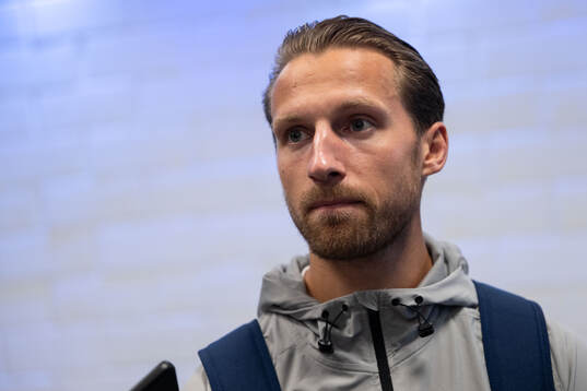 Djurgårdens Daniel Stensson i mixade zonen