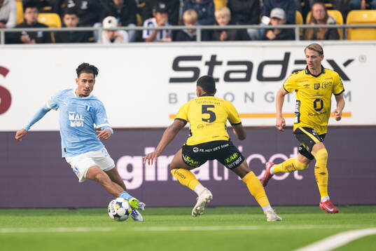 Malmö FFs Adrian Skogmar och Elfsborgs Simon Hedlund