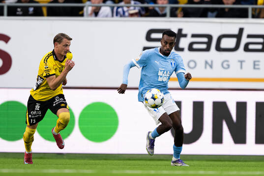 Elfsborgs Simon Hedlund och Malmö FFs Taha Ali