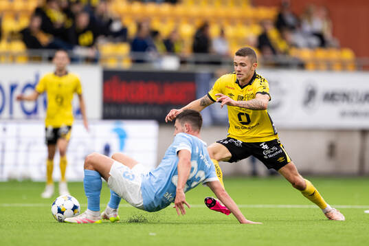 Malmö FFs Lasse Berg Johnsen och Elfsborgs Julius Magnusson