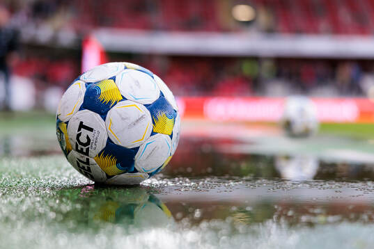 Matchboll och vatten