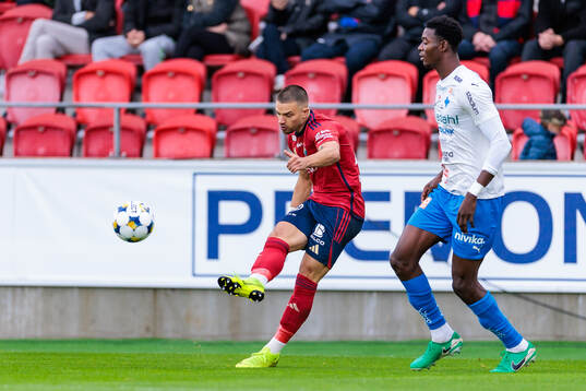 Östers Vladimir Rodic och Värnamos Rufai Mohammed