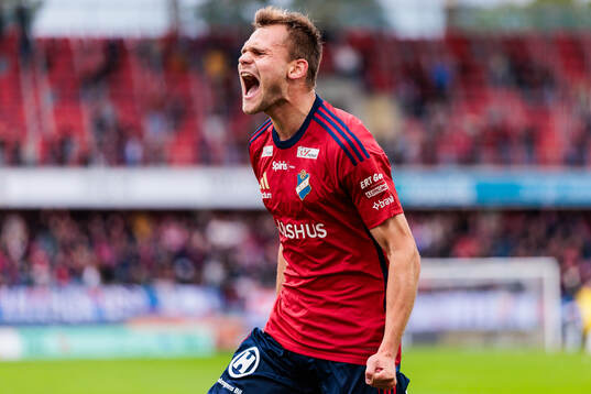 Östers Oscar Uddenäs jublar