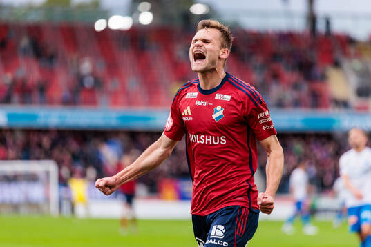 Östers Oscar Uddenäs jublar