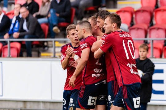 Östers spelare jublar
