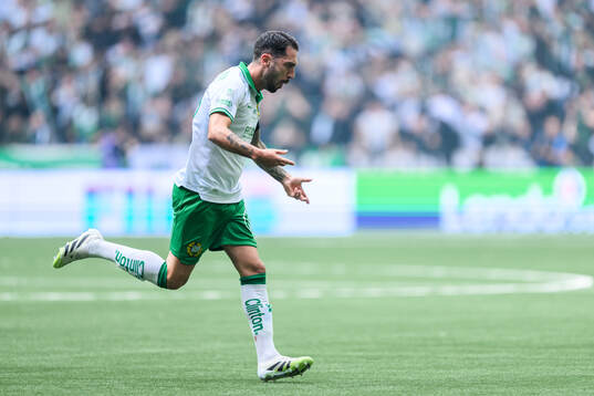 Hammarbys Nahir Besara jublar