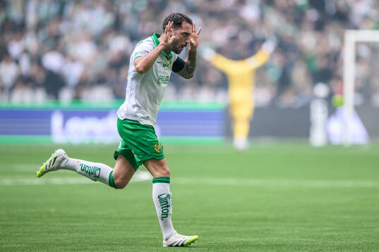 Hammarbys Nahir Besara jublar