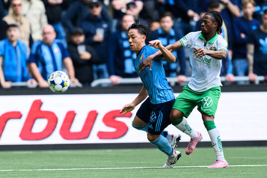 Djurgårdens Keita Kosugi och Hammarbys Frank Junior Adjei