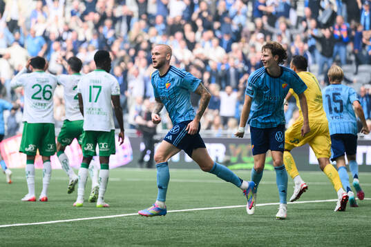 Djurgårdens Adam Ståhl och August Priske Flyger jublar