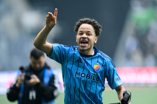 Djurgårdens Mikael Anderson jublar