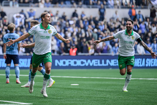 Hammarbys Markus Karlsson och Nahir Besara jublar
