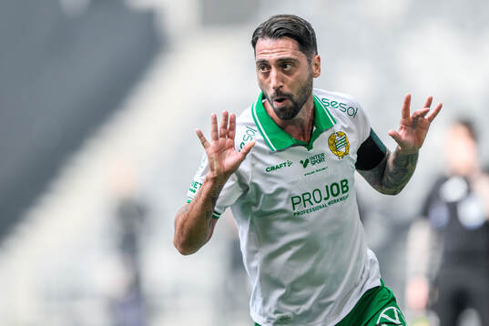 Hammarbys Nahir Besara jublar