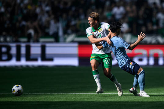 Hammarbys Markus Karlsson och Djurgårdens Keita Kosugi