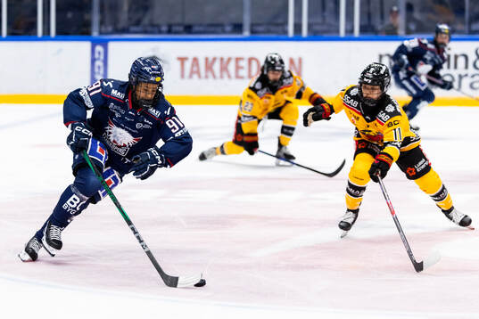 Linköpings Olivia Sohrner och Luleås Akane Shiga