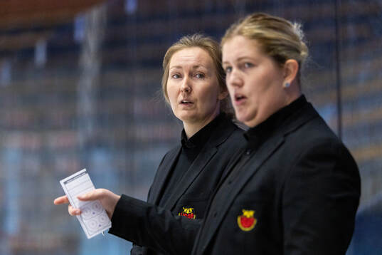 Luleås assisterande tränare Rosa Lindstedt 0och tränare