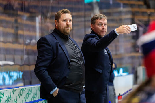 Linköpings tränare Jan Bylesjö och assisterande tränare