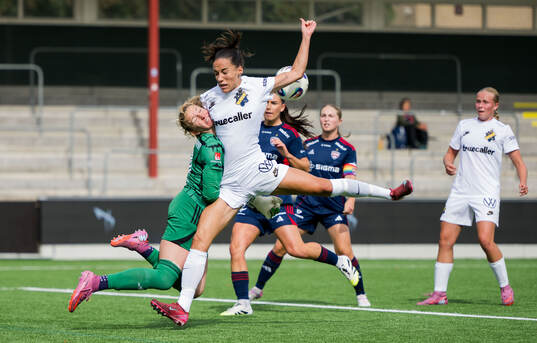 Rosengårds målvakt Samantha Leshnak Murphy och AIKs Anna