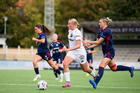 AIKs Nova Selin och Rosengårds Thea Sørbo