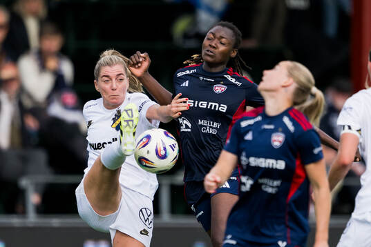 AIKs Linda Sembrant och Rosengårds Anam Imo
