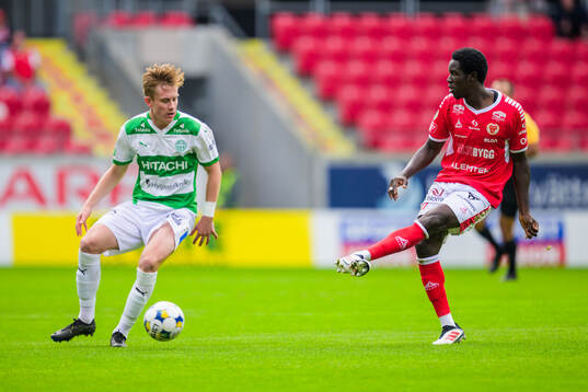 Västerås Karl Gunnarsson och Kalmars Aboubacar Keita