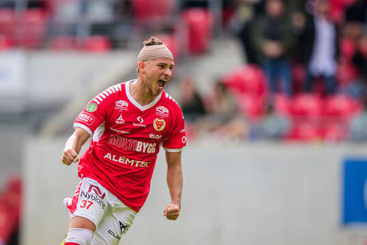 Kalmars Tomas Kalinauskas jublar