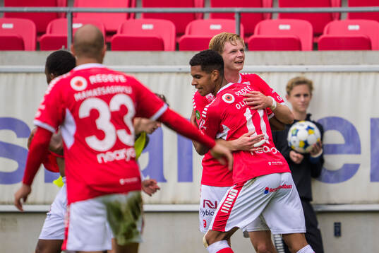 Kalmars Malcolm Stolt jublar