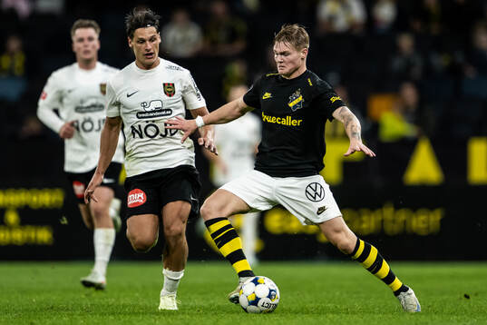 Brommapojkarnas Kevin Ackermann och AIKs Erik Hovden