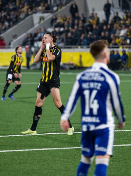 Häckens Amor Layouni deppar