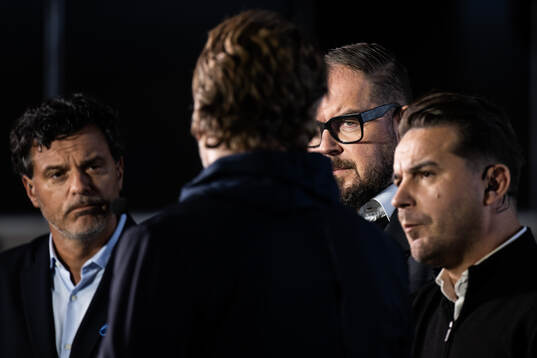 MAX programledare Tommy Åström, samt experter Alexander