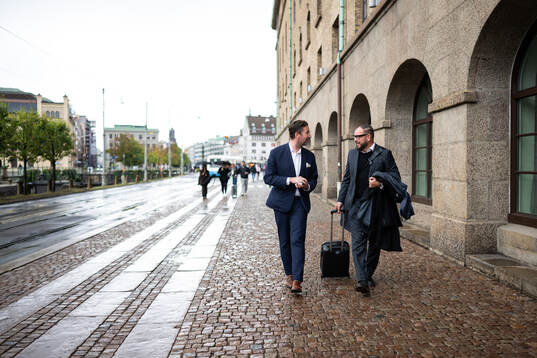 MAX reporter Jonas Dahlquist och expert Alexander Axén