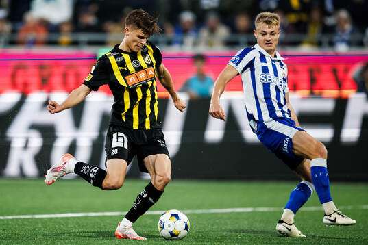 Häckens Adrian Svanbäck och IFK Göteborgs David Kruse