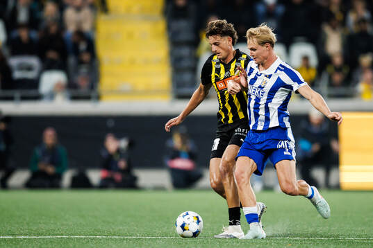 Häckens Silas Andersen och IFK Göteborgs Max Fenger
