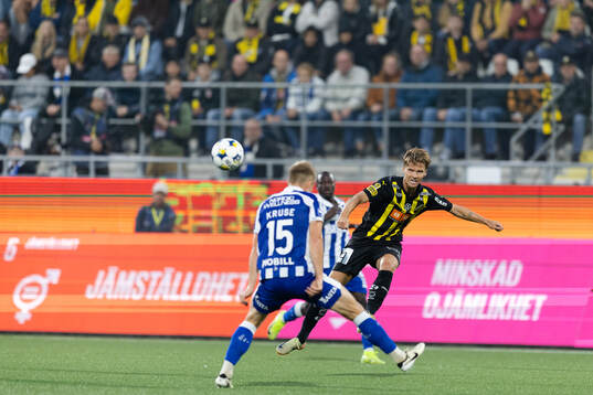 IFK Göteborgs David Kruse och Häckens Samuel Leach Holm
