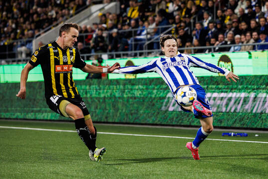Häckens Marius Lode och IFK Göteborgs Kolbeinn Thordarson