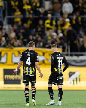 Häckens Marius Lode och Julius Lindberg deppar