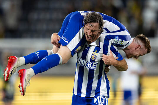 IFK Göteborgs Gustav Svensson och Tobias Heintz jublar