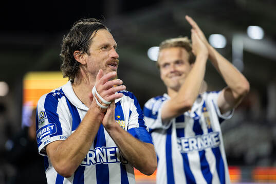 IFK Göteborgs Gustav Svensson och August Erlingmark jublar