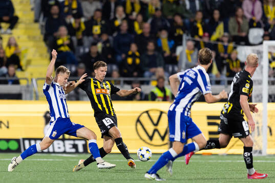 IFK Göteborgs David Kruse och Häckens Samuel Leach Holm