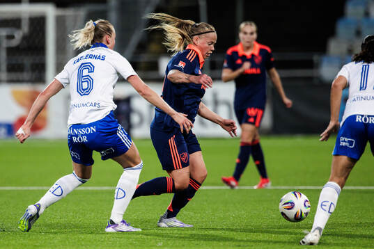 IFK Norrköpings Julia Karlernäs och Djurgårdens Therese