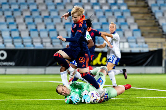 IFK Norrköpings målvakt Sofia Hjern och Djurgårdens