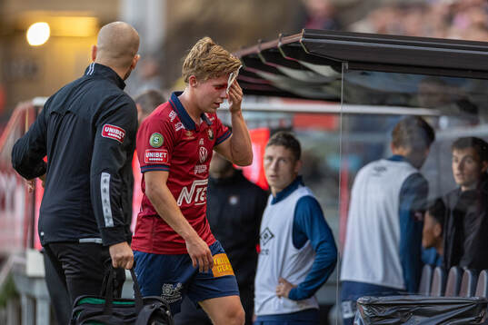 Örgrytes Isak Dahlqvist utgår skadad