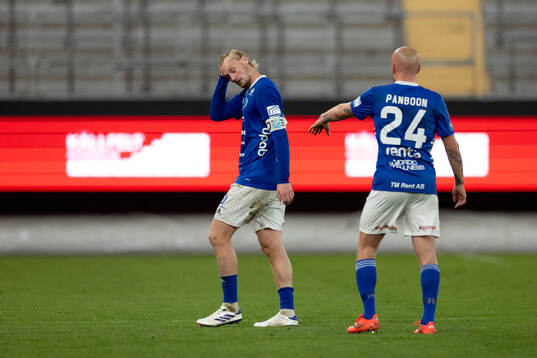 Umeå FCs Ludvig Öhman Silwerfeldt får rött kort