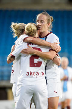 Malmö FFs Nathalie Hoff Persson och Anna Plantin jublar